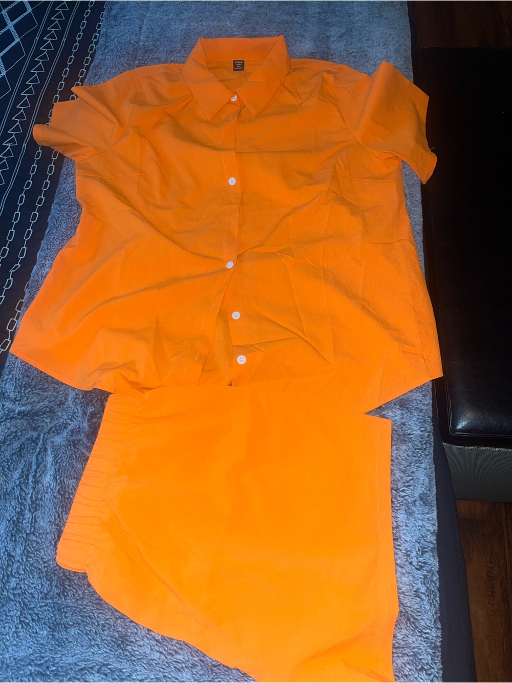 SHEIN Curve 1XL Orange Button-Up Top - Picture 3 of 5